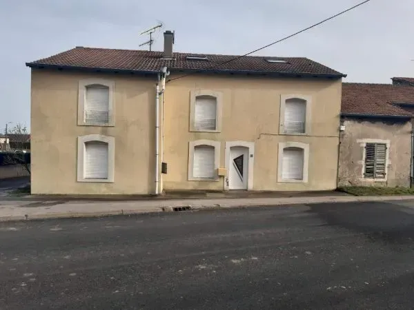 façade jaune